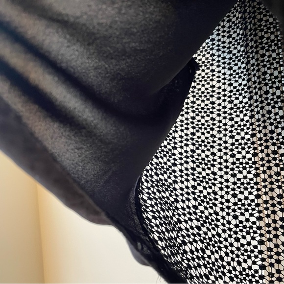 Black Sleeveless Lace Top - Metaphor - Size XS - Picture 2 of 9